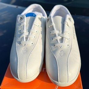 Easy spirit Esap1 white leather sneaker comfort size 11D NWT athletic shoes